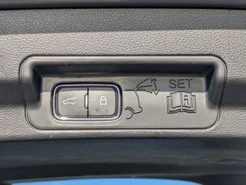 Used 2022 Ford Explorer Limited RWD image 13