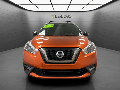 Used 2019 Nissan Kicks SR w/ Exterior Package FWD image 2