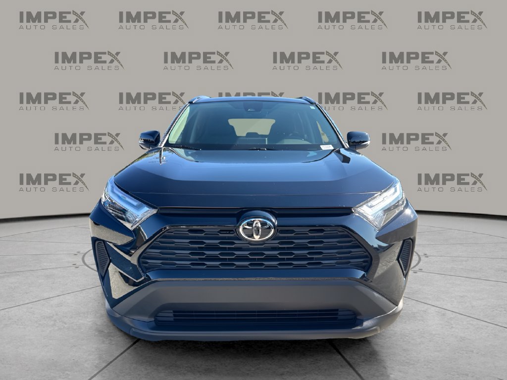Used 2022 Toyota RAV4 XLE w/ Convenience Package FWD image 7