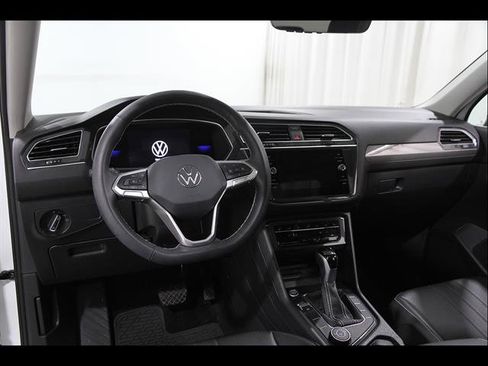 Certified 2024 Volkswagen Tiguan SE AWD/4WD image 6