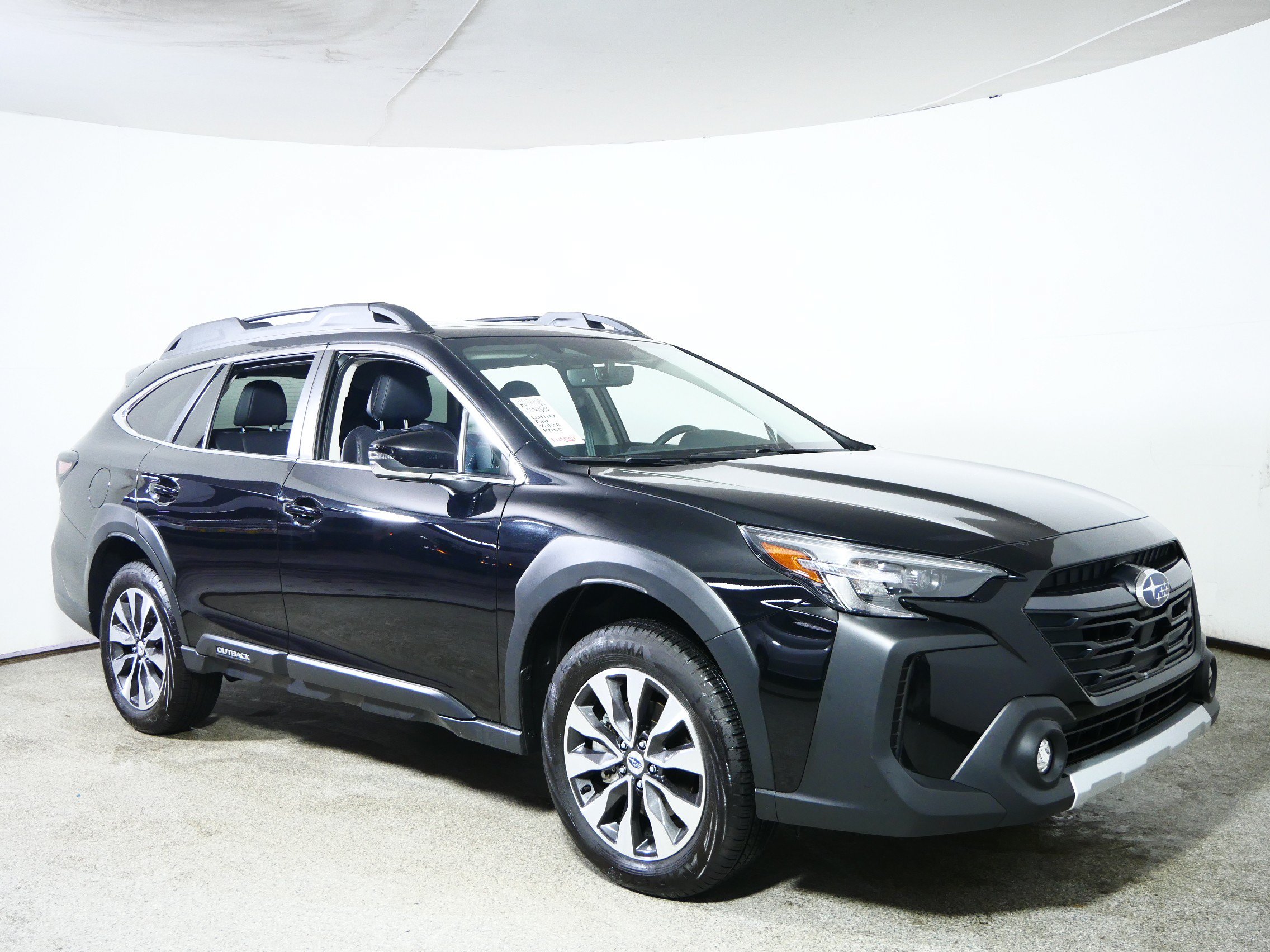 Used 2025 Subaru Outback Limited AWD/4WD image 1