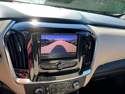 Used 2023 Chevrolet Traverse LS FWD image 27