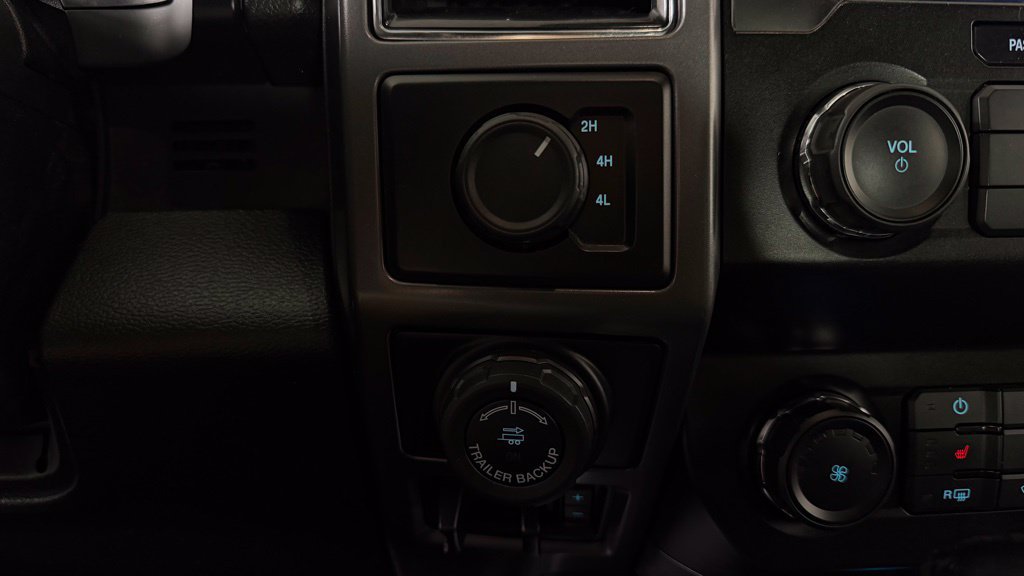 Used 2019 Ford F150 XLT w/ Equipment Group 302A Luxury AWD/4WD image 23