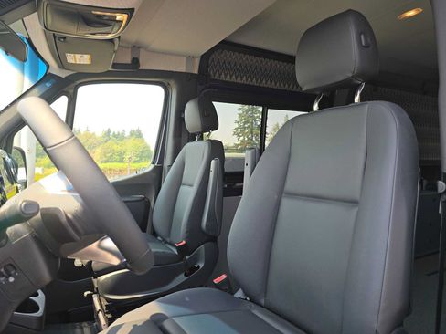 Used 2026 Mercedes-Benz Sprinter 2500 image 22