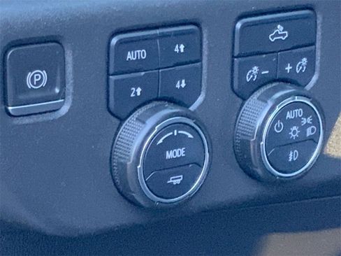 Certified 2022 Chevrolet Silverado 1500 LT Trail Boss w/ Convenience Package II image 18