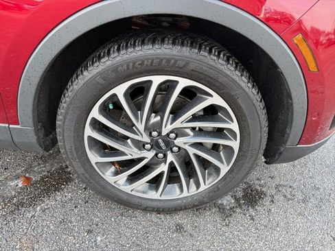 Used 2019 Lincoln Nautilus Reserve image 2