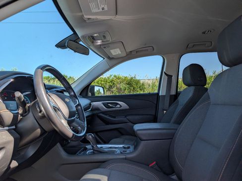 Used 2020 Chevrolet Traverse LT w/ LPO, Floor Liner Package AWD/4WD image 9