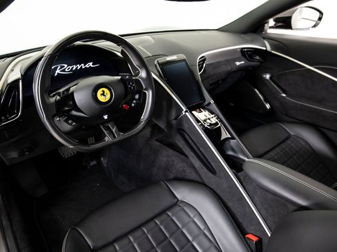 Certified 2022 Ferrari Roma RWD image 4