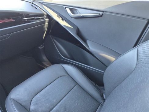 Certified 2024 Kia Niro SX image 19