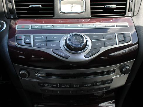 Used 2019 INFINITI Q70 Luxe w/ Proactive Package AWD/4WD image 35