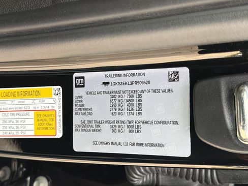 Used 2023 GMC Yukon Denali Ultimate AWD/4WD image 35