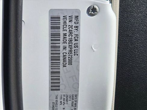 Used 2023 Chrysler Pacifica Touring-L FWD image 29