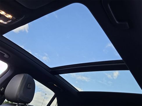 Used 2025 Mercedes-Benz GLE 450e 4MATIC image 19