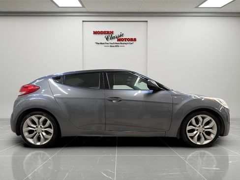 Used 2013 Hyundai Veloster w/ Style Pkg image 6