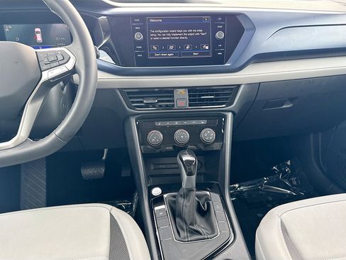 Used 2023 Volkswagen Taos SE w/ Panoramic Sunroof Package FWD image 18