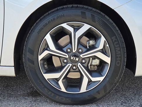 Used 2020 Kia Forte LXS FWD image 8