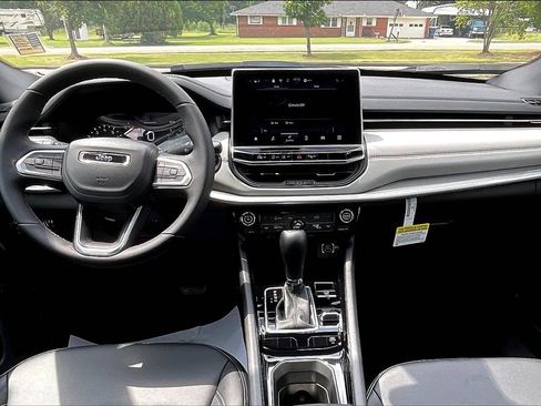 New 2025 Jeep Compass Limited image 5