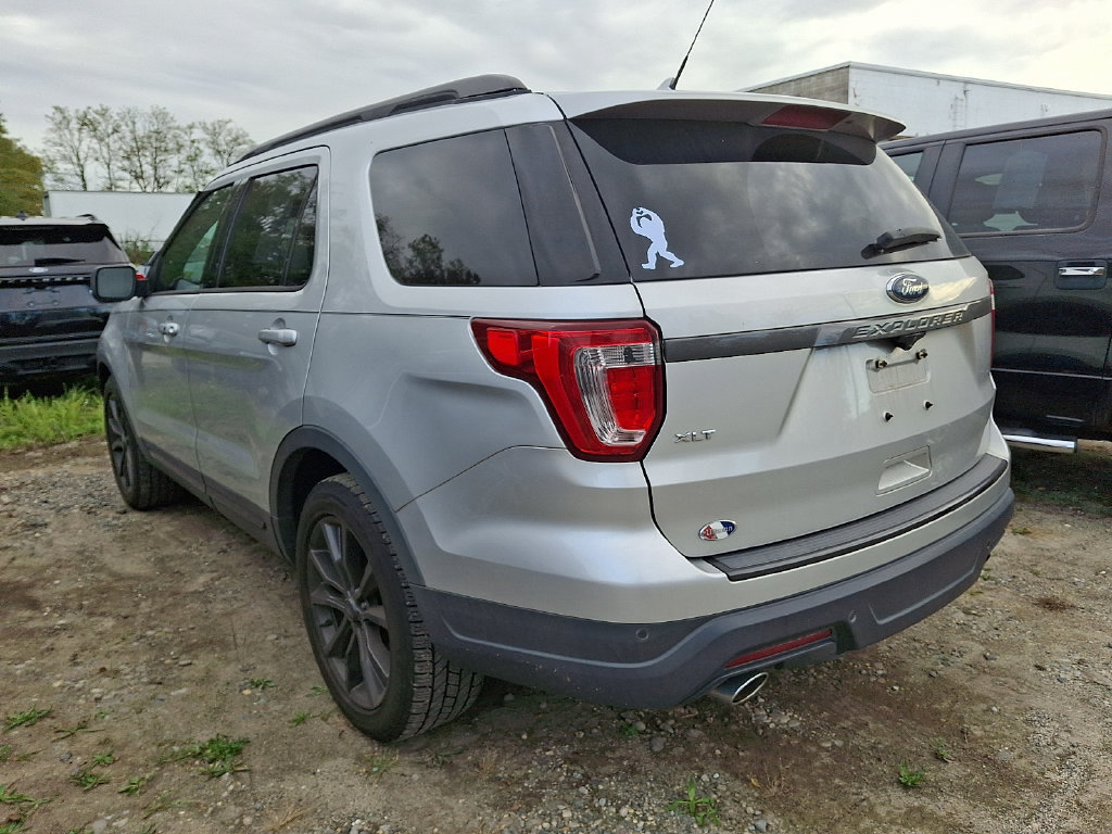 Used 2019 Ford Explorer XLT w/ Equipment Group 202A FWD image 6