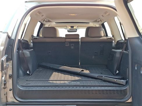 Used 2023 Lexus GX 460 Premium w/ Premium Package AWD/4WD image 29