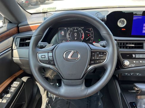 Certified 2025 Lexus ES 350 w/ Premium Package FWD image 24