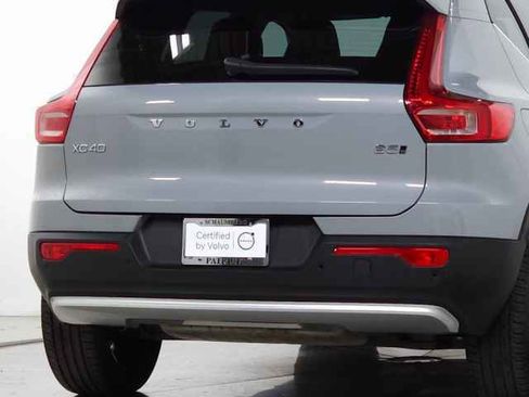 Certified 2025 Volvo XC40 B5 Core image 11