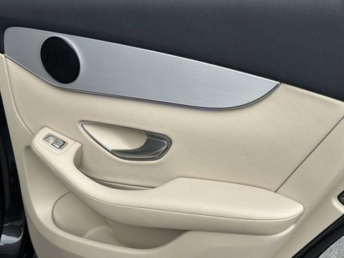 Certified 2022 Mercedes-Benz GLC 300 image 19