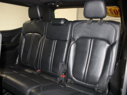 Used 2022 Jeep Wagoneer Series II AWD/4WD image 27