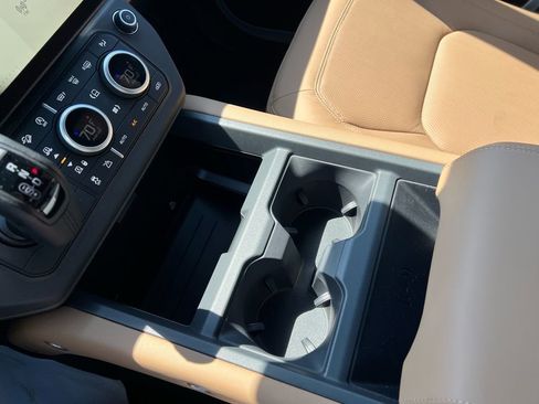 New 2026 Land Rover Defender 130 X-Dynamic SE AWD/4WD image 19