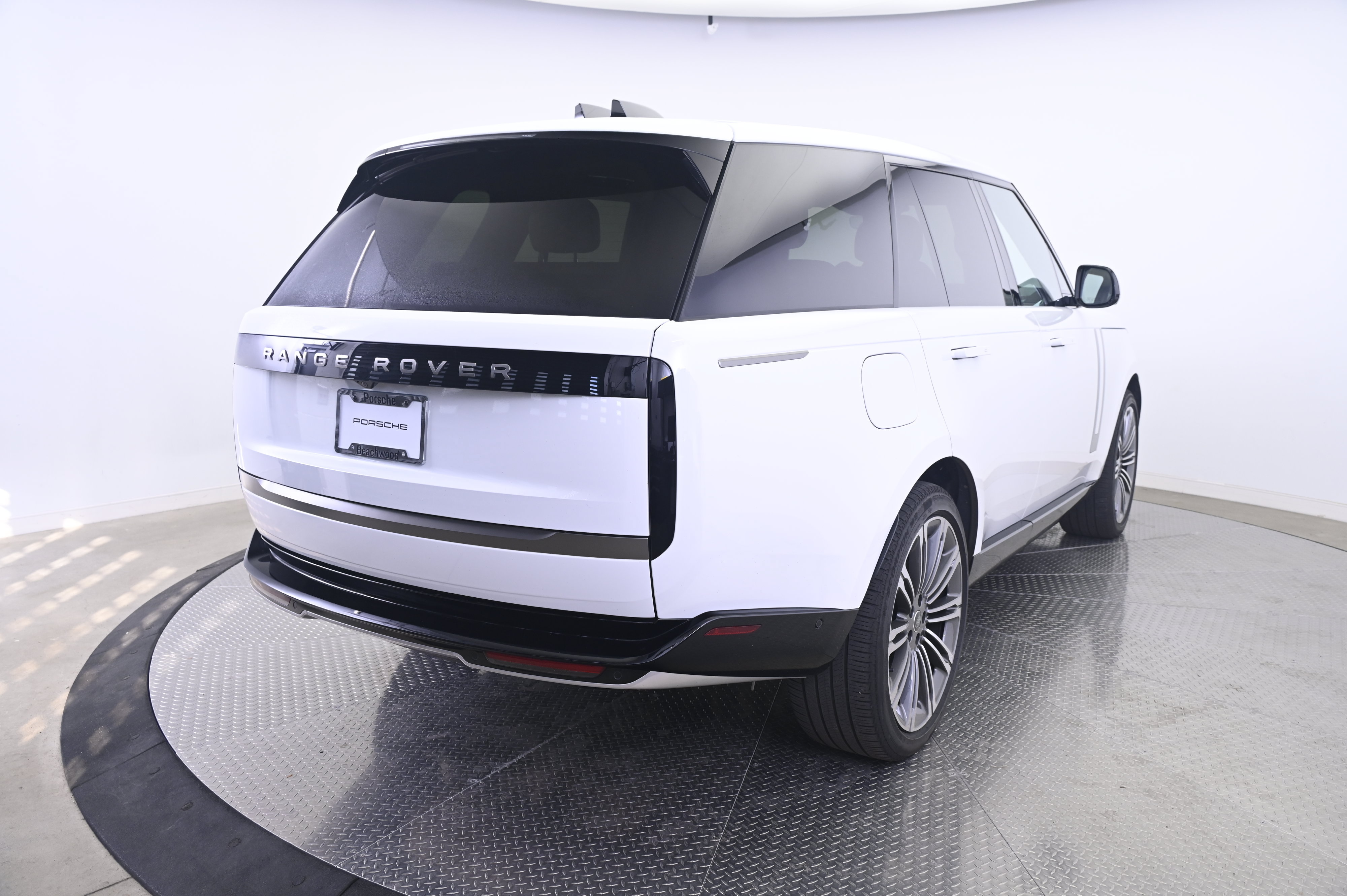 Used 2025 Land Rover Range Rover SE AWD/4WD image 7