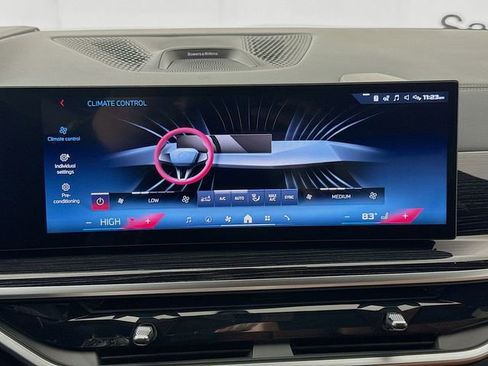 New 2026 BMW X7 M60i image 16