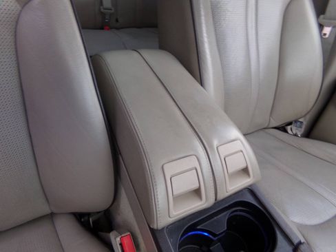 Used 2012 Lincoln MKX FWD image 36