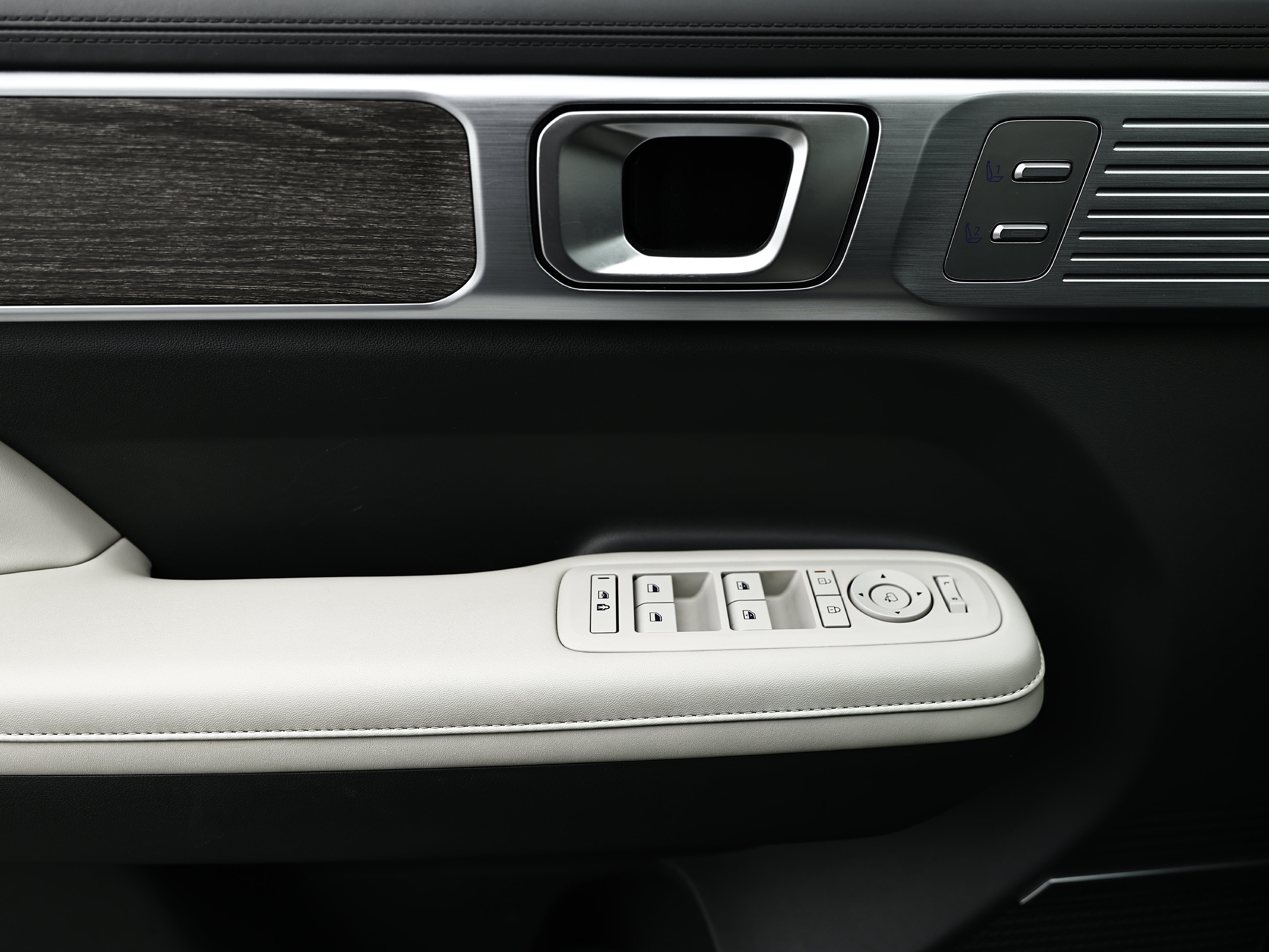 Used 2024 Hyundai Santa Fe Limited FWD image 14