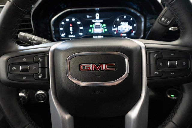Used 2025 GMC Sierra 1500 SLT AWD/4WD image 9