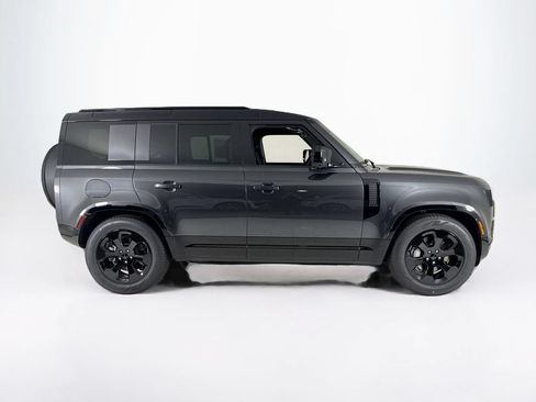 Used 2026 Land Rover Defender 110 X-Dynamic SE AWD/4WD image 6