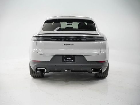 Used 2025 Porsche Cayenne Coupe AWD/4WD image 11