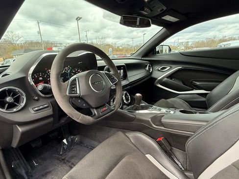 Used 2018 Chevrolet Camaro SS image 15