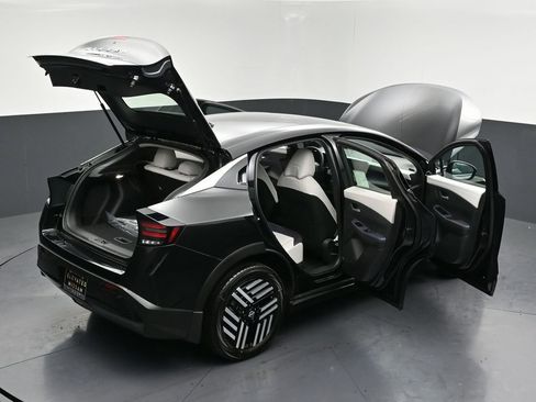 New 2026 Nissan Leaf SV+ w/ Floor Mat Package (SV+) FWD image 32