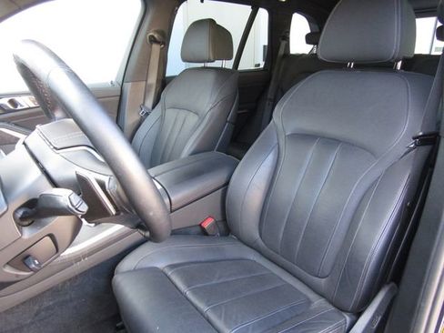 Used 2022 BMW X5 xDrive40i AWD/4WD image 11