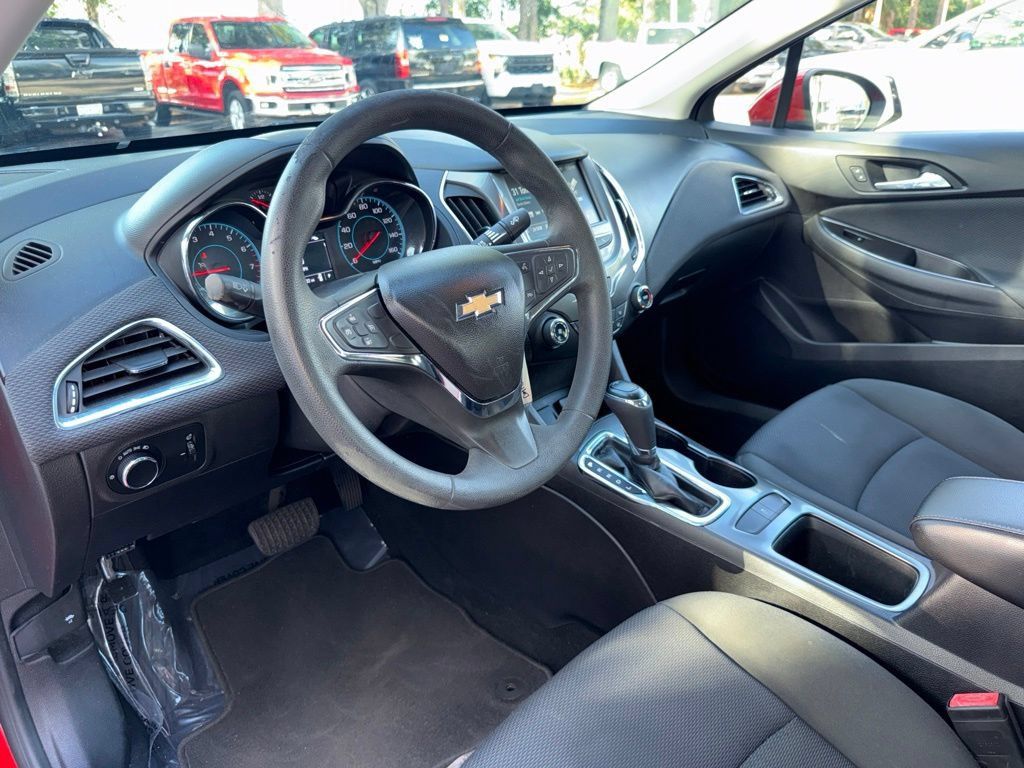 Used 2016 Chevrolet Cruze LT FWD image 15