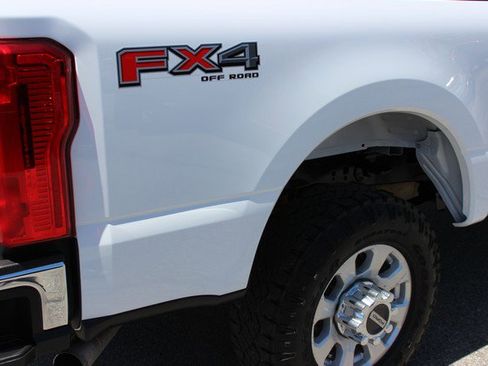 Used 2023 Ford F350 XLT w/ FX4 Off-Road Package AWD/4WD image 8