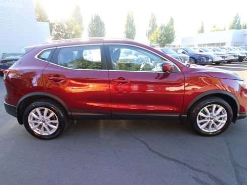 Used 2022 Nissan Rogue Sport SV w/ Technology Package image 6