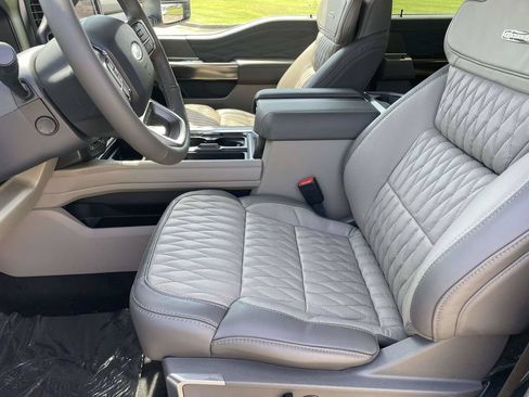 New 2026 Ford F250 Platinum w/ Platinum Plus Package AWD/4WD image 13