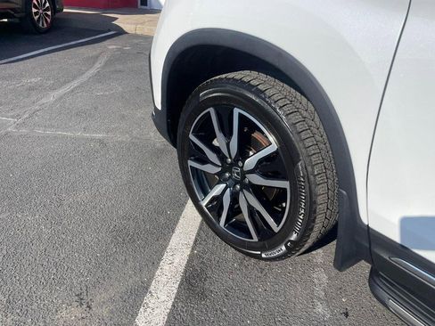 Used 2020 Honda Pilot Elite image 6