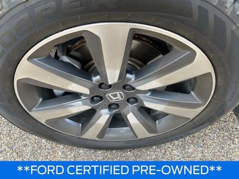 Used 2024 Honda Pilot Touring image 5