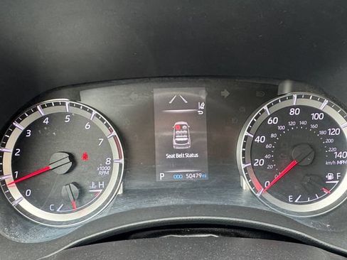 Used 2021 Toyota Highlander L FWD image 11