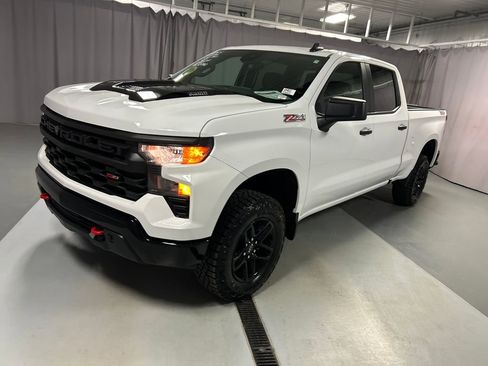 Used 2025 Chevrolet Silverado 1500 Custom Trail Boss image 3