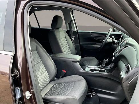 Used 2020 Chevrolet Equinox LT w/ Driver Convenience Package image 30