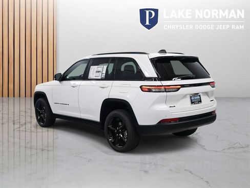 New 2024 Jeep Grand Cherokee Limited w/ Luxury Tech Group II image 7