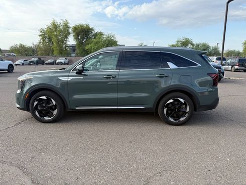 Used 2025 Kia Sorento EX w/ EX Panoramic Sunroof Package AWD/4WD image 8