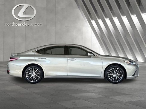 Certified 2025 Lexus ES 300h w/ Premium Package image 4